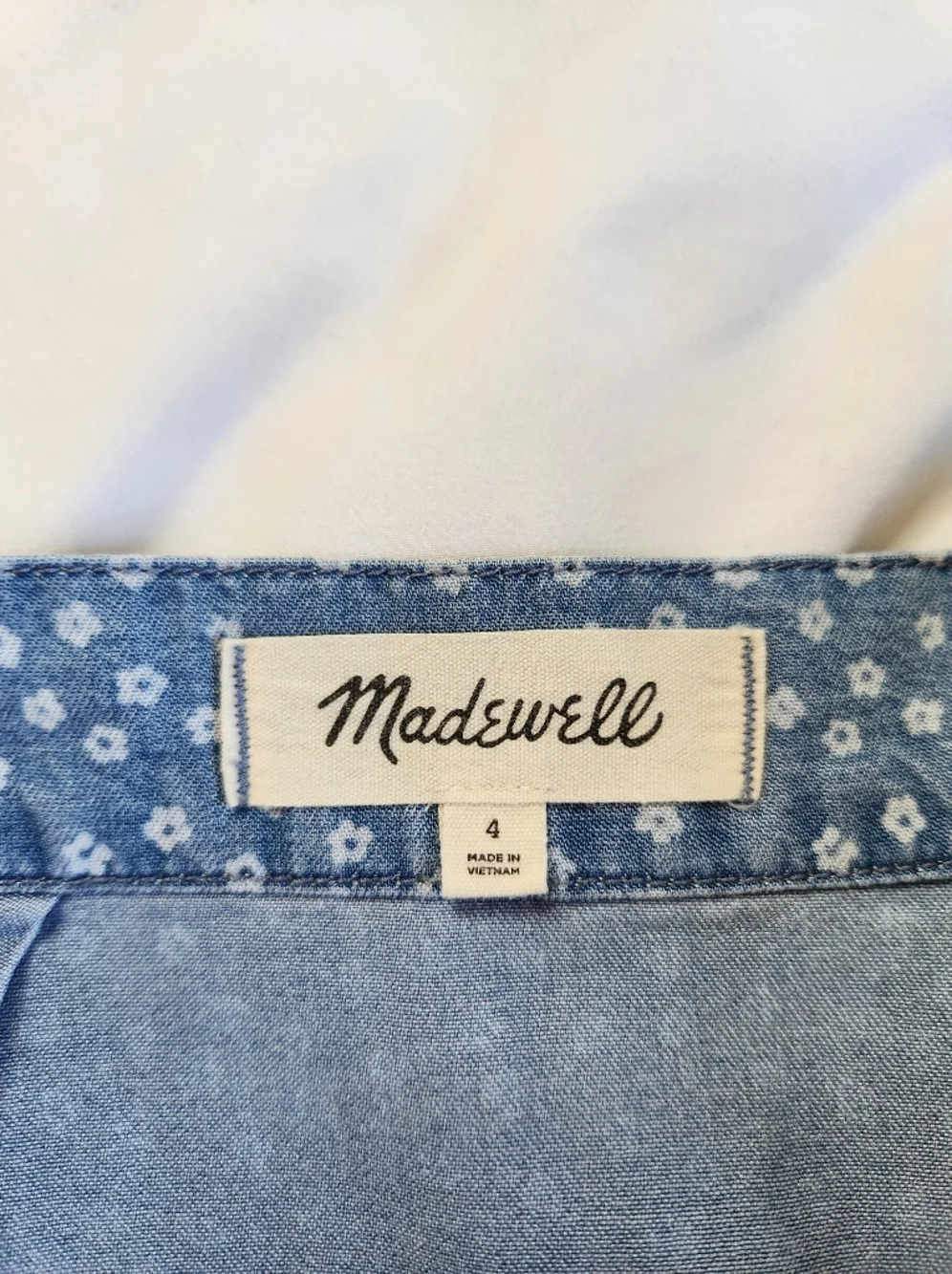 Madewell Shirred Wrap Mini Skirt in Indigo Daisies Sz 4 Ditsy Floral